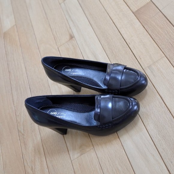 Easy Spirit Espernille Black Leather Heels 5M - Picture 3 of 7